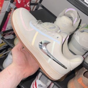 Nike Air Force 1 Low
Travis Scott Sail